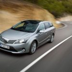 Toyota-Avensis_2012_front