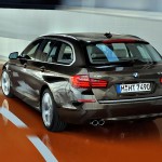 Let ændrede LED-baglygter skal få den faceliftede BMW 5-serie til at se bredere ud.