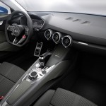 Den moderne info-skærm afløser du klassiske ure i designkonceptet Audi Allroad Shooting Brake. Sædevarmen styres fra centerknappen i luftdyserne.