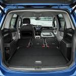 Syv siddepladser bliver standard i den nye VW Touran. Det samme gælder Fold-flat systemet, der kan forvandle kabinen til et lastrum med fladt gulv.