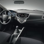 Typisk 'no bullshit' Suzuki-kabine i Baleno. Touch-skærm med Apple CarPlay bliver ekstraudstyr.