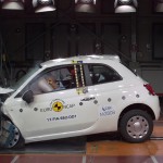 Alderen begynder at trykke den 10 år gamle Fiat 500.  Den mangler moderne sikkerhedsassistenter og så bliver det kun til tre ud af fem stjerner i Euro NCAPs crashtest.