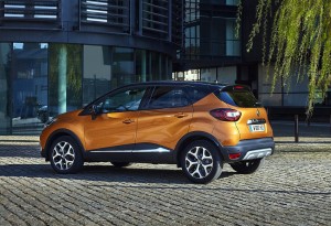 Bagfra er LED-baglygter den mest synlige nyhed på den faceliftede Captur.