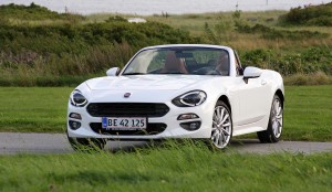 Fiat Spider er en skøn bil - men med et salg på kun otte styk er den nu trukket ud af det danske marked.