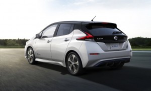 Nissan vælger et mere konventionelt design for andet oplag af elbilen Leaf. Salget skal tredobles.