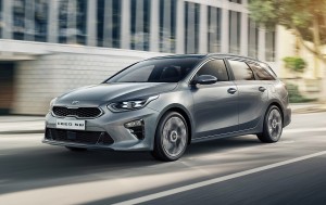 Kia Ceed SW bliver lavere og bredere og får en højere, mere markant front. 'Isterninge' kørelys bliver standard.